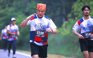 BIB: 2106, 2183
                            <button type="button" onclick="openModal(6370786)" class="btn btn-primary btn-sm float-right btn-popup" data-toggle="modal" data-target=".modal-high-quality">
                        <i class="fas fa-shopping-cart"></i> Add to Cart
                    </button>
                                            <button type="button" onclick="isThisMe(6370786, true)" class="btn btn-success btn-sm float-right btn-popup btn-isme hidden" data-toggle="tooltip" data-placement="bottom" title="นี่คือรูปของคุณใช่ไหม คลิกที่นี่เพื่อเอาเข้าอัลบั้ม">
                        <i class="fas fa-plus"></i> Add to album
                    </button>
                    <button type="button" onclick="isThisMe(6370786, false)" class="btn btn-warning btn-sm float-right btn-popup btn-isnotme hidden">
                        <i class="fas fa-ban"></i> Remove from album
                    </button>