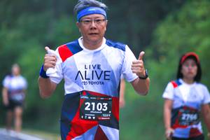 BIB: 2103, 2766, 128
                            <button type="button" onclick="openModal(6370383)" class="btn btn-primary btn-sm float-right btn-popup" data-toggle="modal" data-target=".modal-high-quality">
                        <i class="fas fa-shopping-cart"></i> Add to Cart
                    </button>
                                            <button type="button" onclick="isThisMe(6370383, true)" class="btn btn-success btn-sm float-right btn-popup btn-isme hidden" data-toggle="tooltip" data-placement="bottom" title="นี่คือรูปของคุณใช่ไหม คลิกที่นี่เพื่อเอาเข้าอัลบั้ม">
                        <i class="fas fa-plus"></i> Add to album
                    </button>
                    <button type="button" onclick="isThisMe(6370383, false)" class="btn btn-warning btn-sm float-right btn-popup btn-isnotme hidden">
                        <i class="fas fa-ban"></i> Remove from album
                    </button>