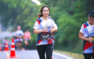 BIB: 3147, 124
                            <button type="button" onclick="openModal(6370930)" class="btn btn-primary btn-sm float-right btn-popup" data-toggle="modal" data-target=".modal-high-quality">
                        <i class="fas fa-shopping-cart"></i> Add to Cart
                    </button>
                                            <button type="button" onclick="isThisMe(6370930, true)" class="btn btn-success btn-sm float-right btn-popup btn-isme hidden" data-toggle="tooltip" data-placement="bottom" title="นี่คือรูปของคุณใช่ไหม คลิกที่นี่เพื่อเอาเข้าอัลบั้ม">
                        <i class="fas fa-plus"></i> Add to album
                    </button>
                    <button type="button" onclick="isThisMe(6370930, false)" class="btn btn-warning btn-sm float-right btn-popup btn-isnotme hidden">
                        <i class="fas fa-ban"></i> Remove from album
                    </button>