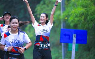 BIB: 3160, 124
                            <button type="button" onclick="openModal(6370916)" class="btn btn-primary btn-sm float-right btn-popup" data-toggle="modal" data-target=".modal-high-quality">
                        <i class="fas fa-shopping-cart"></i> Add to Cart
                    </button>
                                            <button type="button" onclick="isThisMe(6370916, true)" class="btn btn-success btn-sm float-right btn-popup btn-isme hidden" data-toggle="tooltip" data-placement="bottom" title="นี่คือรูปของคุณใช่ไหม คลิกที่นี่เพื่อเอาเข้าอัลบั้ม">
                        <i class="fas fa-plus"></i> Add to album
                    </button>
                    <button type="button" onclick="isThisMe(6370916, false)" class="btn btn-warning btn-sm float-right btn-popup btn-isnotme hidden">
                        <i class="fas fa-ban"></i> Remove from album
                    </button>