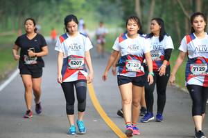 BIB: 350, 6207, 7128, 7129
                            <button type="button" onclick="openModal(6358301)" class="btn btn-primary btn-sm float-right btn-popup" data-toggle="modal" data-target=".modal-high-quality">
                        <i class="fas fa-shopping-cart"></i> Add to Cart
                    </button>
                                            <button type="button" onclick="isThisMe(6358301, true)" class="btn btn-success btn-sm float-right btn-popup btn-isme hidden" data-toggle="tooltip" data-placement="bottom" title="นี่คือรูปของคุณใช่ไหม คลิกที่นี่เพื่อเอาเข้าอัลบั้ม">
                        <i class="fas fa-plus"></i> Add to album
                    </button>
                    <button type="button" onclick="isThisMe(6358301, false)" class="btn btn-warning btn-sm float-right btn-popup btn-isnotme hidden">
                        <i class="fas fa-ban"></i> Remove from album
                    </button>