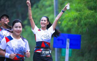 BIB: 3160, 128
                            <button type="button" onclick="openModal(6370919)" class="btn btn-primary btn-sm float-right btn-popup" data-toggle="modal" data-target=".modal-high-quality">
                        <i class="fas fa-shopping-cart"></i> Add to Cart
                    </button>
                                            <button type="button" onclick="isThisMe(6370919, true)" class="btn btn-success btn-sm float-right btn-popup btn-isme hidden" data-toggle="tooltip" data-placement="bottom" title="นี่คือรูปของคุณใช่ไหม คลิกที่นี่เพื่อเอาเข้าอัลบั้ม">
                        <i class="fas fa-plus"></i> Add to album
                    </button>
                    <button type="button" onclick="isThisMe(6370919, false)" class="btn btn-warning btn-sm float-right btn-popup btn-isnotme hidden">
                        <i class="fas fa-ban"></i> Remove from album
                    </button>