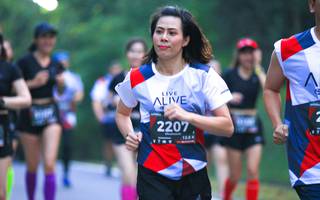 BIB: 2207, 128
                            <button type="button" onclick="openModal(6370897)" class="btn btn-primary btn-sm float-right btn-popup" data-toggle="modal" data-target=".modal-high-quality">
                        <i class="fas fa-shopping-cart"></i> Add to Cart
                    </button>
                                            <button type="button" onclick="isThisMe(6370897, true)" class="btn btn-success btn-sm float-right btn-popup btn-isme hidden" data-toggle="tooltip" data-placement="bottom" title="นี่คือรูปของคุณใช่ไหม คลิกที่นี่เพื่อเอาเข้าอัลบั้ม">
                        <i class="fas fa-plus"></i> Add to album
                    </button>
                    <button type="button" onclick="isThisMe(6370897, false)" class="btn btn-warning btn-sm float-right btn-popup btn-isnotme hidden">
                        <i class="fas fa-ban"></i> Remove from album
                    </button>