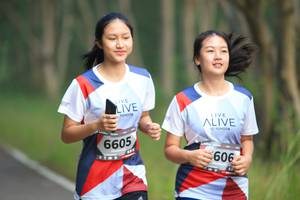 BIB: 6605, 606
                            <button type="button" onclick="openModal(6357571)" class="btn btn-primary btn-sm float-right btn-popup" data-toggle="modal" data-target=".modal-high-quality">
                        <i class="fas fa-shopping-cart"></i> Add to Cart
                    </button>
                                            <button type="button" onclick="isThisMe(6357571, true)" class="btn btn-success btn-sm float-right btn-popup btn-isme hidden" data-toggle="tooltip" data-placement="bottom" title="นี่คือรูปของคุณใช่ไหม คลิกที่นี่เพื่อเอาเข้าอัลบั้ม">
                        <i class="fas fa-plus"></i> Add to album
                    </button>
                    <button type="button" onclick="isThisMe(6357571, false)" class="btn btn-warning btn-sm float-right btn-popup btn-isnotme hidden">
                        <i class="fas fa-ban"></i> Remove from album
                    </button>