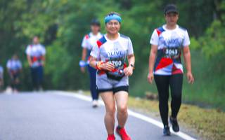 BIB: 3043
                            <button type="button" onclick="openModal(6370797)" class="btn btn-primary btn-sm float-right btn-popup" data-toggle="modal" data-target=".modal-high-quality">
                        <i class="fas fa-shopping-cart"></i> Add to Cart
                    </button>
                                            <button type="button" onclick="isThisMe(6370797, true)" class="btn btn-success btn-sm float-right btn-popup btn-isme hidden" data-toggle="tooltip" data-placement="bottom" title="นี่คือรูปของคุณใช่ไหม คลิกที่นี่เพื่อเอาเข้าอัลบั้ม">
                        <i class="fas fa-plus"></i> Add to album
                    </button>
                    <button type="button" onclick="isThisMe(6370797, false)" class="btn btn-warning btn-sm float-right btn-popup btn-isnotme hidden">
                        <i class="fas fa-ban"></i> Remove from album
                    </button>