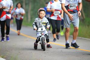 BIB: 6413, 
                            <button type="button" onclick="openModal(6356646)" class="btn btn-primary btn-sm float-right btn-popup" data-toggle="modal" data-target=".modal-high-quality">
                        <i class="fas fa-shopping-cart"></i> Add to Cart
                    </button>
                                            <button type="button" onclick="isThisMe(6356646, true)" class="btn btn-success btn-sm float-right btn-popup btn-isme hidden" data-toggle="tooltip" data-placement="bottom" title="นี่คือรูปของคุณใช่ไหม คลิกที่นี่เพื่อเอาเข้าอัลบั้ม">
                        <i class="fas fa-plus"></i> Add to album
                    </button>
                    <button type="button" onclick="isThisMe(6356646, false)" class="btn btn-warning btn-sm float-right btn-popup btn-isnotme hidden">
                        <i class="fas fa-ban"></i> Remove from album
                    </button>