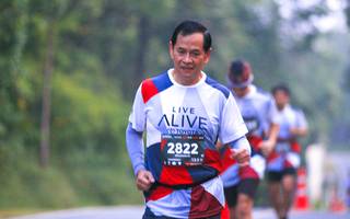 BIB: 2822, 128
                            <button type="button" onclick="openModal(6370698)" class="btn btn-primary btn-sm float-right btn-popup" data-toggle="modal" data-target=".modal-high-quality">
                        <i class="fas fa-shopping-cart"></i> Add to Cart
                    </button>
                                            <button type="button" onclick="isThisMe(6370698, true)" class="btn btn-success btn-sm float-right btn-popup btn-isme hidden" data-toggle="tooltip" data-placement="bottom" title="นี่คือรูปของคุณใช่ไหม คลิกที่นี่เพื่อเอาเข้าอัลบั้ม">
                        <i class="fas fa-plus"></i> Add to album
                    </button>
                    <button type="button" onclick="isThisMe(6370698, false)" class="btn btn-warning btn-sm float-right btn-popup btn-isnotme hidden">
                        <i class="fas fa-ban"></i> Remove from album
                    </button>