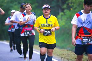 BIB: 2504, 3162, 2212
                            <button type="button" onclick="openModal(6370395)" class="btn btn-primary btn-sm float-right btn-popup" data-toggle="modal" data-target=".modal-high-quality">
                        <i class="fas fa-shopping-cart"></i> Add to Cart
                    </button>
                                            <button type="button" onclick="isThisMe(6370395, true)" class="btn btn-success btn-sm float-right btn-popup btn-isme hidden" data-toggle="tooltip" data-placement="bottom" title="นี่คือรูปของคุณใช่ไหม คลิกที่นี่เพื่อเอาเข้าอัลบั้ม">
                        <i class="fas fa-plus"></i> Add to album
                    </button>
                    <button type="button" onclick="isThisMe(6370395, false)" class="btn btn-warning btn-sm float-right btn-popup btn-isnotme hidden">
                        <i class="fas fa-ban"></i> Remove from album
                    </button>