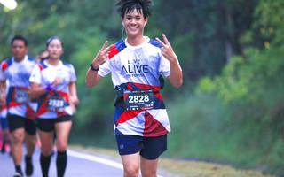 BIB: 2828, 124
                            <button type="button" onclick="openModal(6370878)" class="btn btn-primary btn-sm float-right btn-popup" data-toggle="modal" data-target=".modal-high-quality">
                        <i class="fas fa-shopping-cart"></i> Add to Cart
                    </button>
                                            <button type="button" onclick="isThisMe(6370878, true)" class="btn btn-success btn-sm float-right btn-popup btn-isme hidden" data-toggle="tooltip" data-placement="bottom" title="นี่คือรูปของคุณใช่ไหม คลิกที่นี่เพื่อเอาเข้าอัลบั้ม">
                        <i class="fas fa-plus"></i> Add to album
                    </button>
                    <button type="button" onclick="isThisMe(6370878, false)" class="btn btn-warning btn-sm float-right btn-popup btn-isnotme hidden">
                        <i class="fas fa-ban"></i> Remove from album
                    </button>