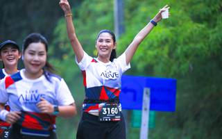 BIB: 3160, 124
                            <button type="button" onclick="openModal(6370918)" class="btn btn-primary btn-sm float-right btn-popup" data-toggle="modal" data-target=".modal-high-quality">
                        <i class="fas fa-shopping-cart"></i> Add to Cart
                    </button>
                                            <button type="button" onclick="isThisMe(6370918, true)" class="btn btn-success btn-sm float-right btn-popup btn-isme hidden" data-toggle="tooltip" data-placement="bottom" title="นี่คือรูปของคุณใช่ไหม คลิกที่นี่เพื่อเอาเข้าอัลบั้ม">
                        <i class="fas fa-plus"></i> Add to album
                    </button>
                    <button type="button" onclick="isThisMe(6370918, false)" class="btn btn-warning btn-sm float-right btn-popup btn-isnotme hidden">
                        <i class="fas fa-ban"></i> Remove from album
                    </button>