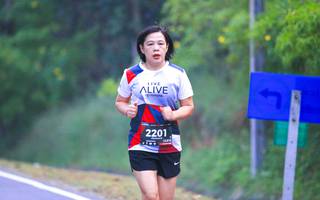 BIB: 2201
                            <button type="button" onclick="openModal(6370837)" class="btn btn-primary btn-sm float-right btn-popup" data-toggle="modal" data-target=".modal-high-quality">
                        <i class="fas fa-shopping-cart"></i> Add to Cart
                    </button>
                                            <button type="button" onclick="isThisMe(6370837, true)" class="btn btn-success btn-sm float-right btn-popup btn-isme hidden" data-toggle="tooltip" data-placement="bottom" title="นี่คือรูปของคุณใช่ไหม คลิกที่นี่เพื่อเอาเข้าอัลบั้ม">
                        <i class="fas fa-plus"></i> Add to album
                    </button>
                    <button type="button" onclick="isThisMe(6370837, false)" class="btn btn-warning btn-sm float-right btn-popup btn-isnotme hidden">
                        <i class="fas fa-ban"></i> Remove from album
                    </button>