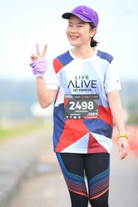 BIB: 2498, 128
                            <button type="button" onclick="openModal(6344375)" class="btn btn-primary btn-sm float-right btn-popup" data-toggle="modal" data-target=".modal-high-quality">
                        <i class="fas fa-shopping-cart"></i> Add to Cart
                    </button>
                                            <button type="button" onclick="isThisMe(6344375, true)" class="btn btn-success btn-sm float-right btn-popup btn-isme hidden" data-toggle="tooltip" data-placement="bottom" title="นี่คือรูปของคุณใช่ไหม คลิกที่นี่เพื่อเอาเข้าอัลบั้ม">
                        <i class="fas fa-plus"></i> Add to album
                    </button>
                    <button type="button" onclick="isThisMe(6344375, false)" class="btn btn-warning btn-sm float-right btn-popup btn-isnotme hidden">
                        <i class="fas fa-ban"></i> Remove from album
                    </button>