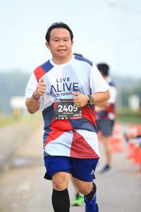 BIB: 2409, 128
                            <button type="button" onclick="openModal(6343457)" class="btn btn-primary btn-sm float-right btn-popup" data-toggle="modal" data-target=".modal-high-quality">
                        <i class="fas fa-shopping-cart"></i> Add to Cart
                    </button>
                                            <button type="button" onclick="isThisMe(6343457, true)" class="btn btn-success btn-sm float-right btn-popup btn-isme hidden" data-toggle="tooltip" data-placement="bottom" title="นี่คือรูปของคุณใช่ไหม คลิกที่นี่เพื่อเอาเข้าอัลบั้ม">
                        <i class="fas fa-plus"></i> Add to album
                    </button>
                    <button type="button" onclick="isThisMe(6343457, false)" class="btn btn-warning btn-sm float-right btn-popup btn-isnotme hidden">
                        <i class="fas fa-ban"></i> Remove from album
                    </button>