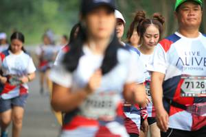 BIB: 7126, 
                            <button type="button" onclick="openModal(6357387)" class="btn btn-primary btn-sm float-right btn-popup" data-toggle="modal" data-target=".modal-high-quality">
                        <i class="fas fa-shopping-cart"></i> Add to Cart
                    </button>
                                            <button type="button" onclick="isThisMe(6357387, true)" class="btn btn-success btn-sm float-right btn-popup btn-isme hidden" data-toggle="tooltip" data-placement="bottom" title="นี่คือรูปของคุณใช่ไหม คลิกที่นี่เพื่อเอาเข้าอัลบั้ม">
                        <i class="fas fa-plus"></i> Add to album
                    </button>
                    <button type="button" onclick="isThisMe(6357387, false)" class="btn btn-warning btn-sm float-right btn-popup btn-isnotme hidden">
                        <i class="fas fa-ban"></i> Remove from album
                    </button>