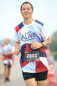 BIB: 2802, 128
                            <button type="button" onclick="openModal(6343747)" class="btn btn-primary btn-sm float-right btn-popup" data-toggle="modal" data-target=".modal-high-quality">
                        <i class="fas fa-shopping-cart"></i> Add to Cart
                    </button>
                                            <button type="button" onclick="isThisMe(6343747, true)" class="btn btn-success btn-sm float-right btn-popup btn-isme hidden" data-toggle="tooltip" data-placement="bottom" title="นี่คือรูปของคุณใช่ไหม คลิกที่นี่เพื่อเอาเข้าอัลบั้ม">
                        <i class="fas fa-plus"></i> Add to album
                    </button>
                    <button type="button" onclick="isThisMe(6343747, false)" class="btn btn-warning btn-sm float-right btn-popup btn-isnotme hidden">
                        <i class="fas fa-ban"></i> Remove from album
                    </button>