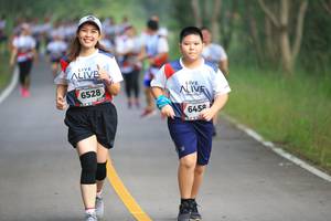 BIB: 6528, 645
                            <button type="button" onclick="openModal(6357749)" class="btn btn-primary btn-sm float-right btn-popup" data-toggle="modal" data-target=".modal-high-quality">
                        <i class="fas fa-shopping-cart"></i> Add to Cart
                    </button>
                                            <button type="button" onclick="isThisMe(6357749, true)" class="btn btn-success btn-sm float-right btn-popup btn-isme hidden" data-toggle="tooltip" data-placement="bottom" title="นี่คือรูปของคุณใช่ไหม คลิกที่นี่เพื่อเอาเข้าอัลบั้ม">
                        <i class="fas fa-plus"></i> Add to album
                    </button>
                    <button type="button" onclick="isThisMe(6357749, false)" class="btn btn-warning btn-sm float-right btn-popup btn-isnotme hidden">
                        <i class="fas fa-ban"></i> Remove from album
                    </button>