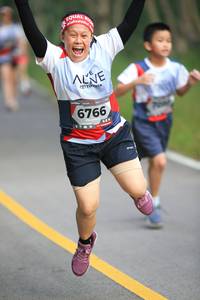 BIB: 6766
                            <button type="button" onclick="openModal(6358097)" class="btn btn-primary btn-sm float-right btn-popup" data-toggle="modal" data-target=".modal-high-quality">
                        <i class="fas fa-shopping-cart"></i> Add to Cart
                    </button>
                                            <button type="button" onclick="isThisMe(6358097, true)" class="btn btn-success btn-sm float-right btn-popup btn-isme hidden" data-toggle="tooltip" data-placement="bottom" title="นี่คือรูปของคุณใช่ไหม คลิกที่นี่เพื่อเอาเข้าอัลบั้ม">
                        <i class="fas fa-plus"></i> Add to album
                    </button>
                    <button type="button" onclick="isThisMe(6358097, false)" class="btn btn-warning btn-sm float-right btn-popup btn-isnotme hidden">
                        <i class="fas fa-ban"></i> Remove from album
                    </button>