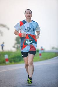 BIB: 2802, 123
                            <button type="button" onclick="openModal(6363598)" class="btn btn-primary btn-sm float-right btn-popup" data-toggle="modal" data-target=".modal-high-quality">
                        <i class="fas fa-shopping-cart"></i> Add to Cart
                    </button>
                                            <button type="button" onclick="isThisMe(6363598, true)" class="btn btn-success btn-sm float-right btn-popup btn-isme hidden" data-toggle="tooltip" data-placement="bottom" title="นี่คือรูปของคุณใช่ไหม คลิกที่นี่เพื่อเอาเข้าอัลบั้ม">
                        <i class="fas fa-plus"></i> Add to album
                    </button>
                    <button type="button" onclick="isThisMe(6363598, false)" class="btn btn-warning btn-sm float-right btn-popup btn-isnotme hidden">
                        <i class="fas fa-ban"></i> Remove from album
                    </button>