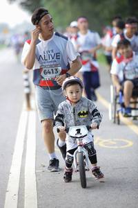 BIB: 6413
                            <button type="button" onclick="openModal(6371474)" class="btn btn-primary btn-sm float-right btn-popup" data-toggle="modal" data-target=".modal-high-quality">
                        <i class="fas fa-shopping-cart"></i> Add to Cart
                    </button>
                                            <button type="button" onclick="isThisMe(6371474, true)" class="btn btn-success btn-sm float-right btn-popup btn-isme hidden" data-toggle="tooltip" data-placement="bottom" title="นี่คือรูปของคุณใช่ไหม คลิกที่นี่เพื่อเอาเข้าอัลบั้ม">
                        <i class="fas fa-plus"></i> Add to album
                    </button>
                    <button type="button" onclick="isThisMe(6371474, false)" class="btn btn-warning btn-sm float-right btn-popup btn-isnotme hidden">
                        <i class="fas fa-ban"></i> Remove from album
                    </button>