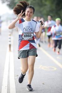 BIB: 6950
                            <button type="button" onclick="openModal(6371462)" class="btn btn-primary btn-sm float-right btn-popup" data-toggle="modal" data-target=".modal-high-quality">
                        <i class="fas fa-shopping-cart"></i> Add to Cart
                    </button>
                                            <button type="button" onclick="isThisMe(6371462, true)" class="btn btn-success btn-sm float-right btn-popup btn-isme hidden" data-toggle="tooltip" data-placement="bottom" title="นี่คือรูปของคุณใช่ไหม คลิกที่นี่เพื่อเอาเข้าอัลบั้ม">
                        <i class="fas fa-plus"></i> Add to album
                    </button>
                    <button type="button" onclick="isThisMe(6371462, false)" class="btn btn-warning btn-sm float-right btn-popup btn-isnotme hidden">
                        <i class="fas fa-ban"></i> Remove from album
                    </button>