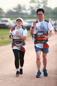 BIB: 2001
                            <button type="button" onclick="openModal(6371185)" class="btn btn-primary btn-sm float-right btn-popup" data-toggle="modal" data-target=".modal-high-quality">
                        <i class="fas fa-shopping-cart"></i> Add to Cart
                    </button>
                                            <button type="button" onclick="isThisMe(6371185, true)" class="btn btn-success btn-sm float-right btn-popup btn-isme hidden" data-toggle="tooltip" data-placement="bottom" title="นี่คือรูปของคุณใช่ไหม คลิกที่นี่เพื่อเอาเข้าอัลบั้ม">
                        <i class="fas fa-plus"></i> Add to album
                    </button>
                    <button type="button" onclick="isThisMe(6371185, false)" class="btn btn-warning btn-sm float-right btn-popup btn-isnotme hidden">
                        <i class="fas fa-ban"></i> Remove from album
                    </button>