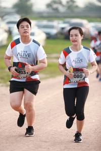 BIB: 031, 080
                            <button type="button" onclick="openModal(6370987)" class="btn btn-primary btn-sm float-right btn-popup" data-toggle="modal" data-target=".modal-high-quality">
                        <i class="fas fa-shopping-cart"></i> Add to Cart
                    </button>
                                            <button type="button" onclick="isThisMe(6370987, true)" class="btn btn-success btn-sm float-right btn-popup btn-isme hidden" data-toggle="tooltip" data-placement="bottom" title="นี่คือรูปของคุณใช่ไหม คลิกที่นี่เพื่อเอาเข้าอัลบั้ม">
                        <i class="fas fa-plus"></i> Add to album
                    </button>
                    <button type="button" onclick="isThisMe(6370987, false)" class="btn btn-warning btn-sm float-right btn-popup btn-isnotme hidden">
                        <i class="fas fa-ban"></i> Remove from album
                    </button>