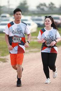 BIB: 6112, 633
                            <button type="button" onclick="openModal(6370349)" class="btn btn-primary btn-sm float-right btn-popup" data-toggle="modal" data-target=".modal-high-quality">
                        <i class="fas fa-shopping-cart"></i> Add to Cart
                    </button>
                                            <button type="button" onclick="isThisMe(6370349, true)" class="btn btn-success btn-sm float-right btn-popup btn-isme hidden" data-toggle="tooltip" data-placement="bottom" title="นี่คือรูปของคุณใช่ไหม คลิกที่นี่เพื่อเอาเข้าอัลบั้ม">
                        <i class="fas fa-plus"></i> Add to album
                    </button>
                    <button type="button" onclick="isThisMe(6370349, false)" class="btn btn-warning btn-sm float-right btn-popup btn-isnotme hidden">
                        <i class="fas fa-ban"></i> Remove from album
                    </button>