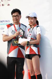 BIB: 128
                            <button type="button" onclick="openModal(6371308)" class="btn btn-primary btn-sm float-right btn-popup" data-toggle="modal" data-target=".modal-high-quality">
                        <i class="fas fa-shopping-cart"></i> Add to Cart
                    </button>
                                            <button type="button" onclick="isThisMe(6371308, true)" class="btn btn-success btn-sm float-right btn-popup btn-isme hidden" data-toggle="tooltip" data-placement="bottom" title="นี่คือรูปของคุณใช่ไหม คลิกที่นี่เพื่อเอาเข้าอัลบั้ม">
                        <i class="fas fa-plus"></i> Add to album
                    </button>
                    <button type="button" onclick="isThisMe(6371308, false)" class="btn btn-warning btn-sm float-right btn-popup btn-isnotme hidden">
                        <i class="fas fa-ban"></i> Remove from album
                    </button>