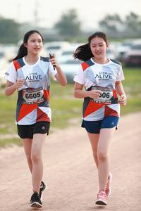 BIB: 6605, 506
                            <button type="button" onclick="openModal(6371012)" class="btn btn-primary btn-sm float-right btn-popup" data-toggle="modal" data-target=".modal-high-quality">
                        <i class="fas fa-shopping-cart"></i> Add to Cart
                    </button>
                                            <button type="button" onclick="isThisMe(6371012, true)" class="btn btn-success btn-sm float-right btn-popup btn-isme hidden" data-toggle="tooltip" data-placement="bottom" title="นี่คือรูปของคุณใช่ไหม คลิกที่นี่เพื่อเอาเข้าอัลบั้ม">
                        <i class="fas fa-plus"></i> Add to album
                    </button>
                    <button type="button" onclick="isThisMe(6371012, false)" class="btn btn-warning btn-sm float-right btn-popup btn-isnotme hidden">
                        <i class="fas fa-ban"></i> Remove from album
                    </button>