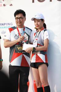 BIB: 128
                            <button type="button" onclick="openModal(6371306)" class="btn btn-primary btn-sm float-right btn-popup" data-toggle="modal" data-target=".modal-high-quality">
                        <i class="fas fa-shopping-cart"></i> Add to Cart
                    </button>
                                            <button type="button" onclick="isThisMe(6371306, true)" class="btn btn-success btn-sm float-right btn-popup btn-isme hidden" data-toggle="tooltip" data-placement="bottom" title="นี่คือรูปของคุณใช่ไหม คลิกที่นี่เพื่อเอาเข้าอัลบั้ม">
                        <i class="fas fa-plus"></i> Add to album
                    </button>
                    <button type="button" onclick="isThisMe(6371306, false)" class="btn btn-warning btn-sm float-right btn-popup btn-isnotme hidden">
                        <i class="fas fa-ban"></i> Remove from album
                    </button>