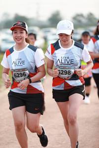 BIB: 5298, 6296
                            <button type="button" onclick="openModal(6370179)" class="btn btn-primary btn-sm float-right btn-popup" data-toggle="modal" data-target=".modal-high-quality">
                        <i class="fas fa-shopping-cart"></i> Add to Cart
                    </button>
                                            <button type="button" onclick="isThisMe(6370179, true)" class="btn btn-success btn-sm float-right btn-popup btn-isme hidden" data-toggle="tooltip" data-placement="bottom" title="นี่คือรูปของคุณใช่ไหม คลิกที่นี่เพื่อเอาเข้าอัลบั้ม">
                        <i class="fas fa-plus"></i> Add to album
                    </button>
                    <button type="button" onclick="isThisMe(6370179, false)" class="btn btn-warning btn-sm float-right btn-popup btn-isnotme hidden">
                        <i class="fas fa-ban"></i> Remove from album
                    </button>