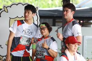 BIB: 150, 7181, 6524
                            <button type="button" onclick="openModal(6342686)" class="btn btn-primary btn-sm float-right btn-popup" data-toggle="modal" data-target=".modal-high-quality">
                        <i class="fas fa-shopping-cart"></i> Add to Cart
                    </button>
                                            <button type="button" onclick="isThisMe(6342686, true)" class="btn btn-success btn-sm float-right btn-popup btn-isme hidden" data-toggle="tooltip" data-placement="bottom" title="นี่คือรูปของคุณใช่ไหม คลิกที่นี่เพื่อเอาเข้าอัลบั้ม">
                        <i class="fas fa-plus"></i> Add to album
                    </button>
                    <button type="button" onclick="isThisMe(6342686, false)" class="btn btn-warning btn-sm float-right btn-popup btn-isnotme hidden">
                        <i class="fas fa-ban"></i> Remove from album
                    </button>