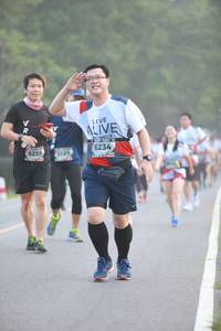 BIB: 6234, 6259, 125
                            <button type="button" onclick="openModal(6350538)" class="btn btn-primary btn-sm float-right btn-popup" data-toggle="modal" data-target=".modal-high-quality">
                        <i class="fas fa-shopping-cart"></i> Add to Cart
                    </button>
                                            <button type="button" onclick="isThisMe(6350538, true)" class="btn btn-success btn-sm float-right btn-popup btn-isme hidden" data-toggle="tooltip" data-placement="bottom" title="นี่คือรูปของคุณใช่ไหม คลิกที่นี่เพื่อเอาเข้าอัลบั้ม">
                        <i class="fas fa-plus"></i> Add to album
                    </button>
                    <button type="button" onclick="isThisMe(6350538, false)" class="btn btn-warning btn-sm float-right btn-popup btn-isnotme hidden">
                        <i class="fas fa-ban"></i> Remove from album
                    </button>