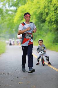 BIB: 7144
                            <button type="button" onclick="openModal(6346350)" class="btn btn-primary btn-sm float-right btn-popup" data-toggle="modal" data-target=".modal-high-quality">
                        <i class="fas fa-shopping-cart"></i> Add to Cart
                    </button>
                                            <button type="button" onclick="isThisMe(6346350, true)" class="btn btn-success btn-sm float-right btn-popup btn-isme hidden" data-toggle="tooltip" data-placement="bottom" title="นี่คือรูปของคุณใช่ไหม คลิกที่นี่เพื่อเอาเข้าอัลบั้ม">
                        <i class="fas fa-plus"></i> Add to album
                    </button>
                    <button type="button" onclick="isThisMe(6346350, false)" class="btn btn-warning btn-sm float-right btn-popup btn-isnotme hidden">
                        <i class="fas fa-ban"></i> Remove from album
                    </button>