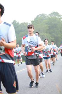 BIB: 6353
                            <button type="button" onclick="openModal(6351005)" class="btn btn-primary btn-sm float-right btn-popup" data-toggle="modal" data-target=".modal-high-quality">
                        <i class="fas fa-shopping-cart"></i> Add to Cart
                    </button>
                                            <button type="button" onclick="isThisMe(6351005, true)" class="btn btn-success btn-sm float-right btn-popup btn-isme hidden" data-toggle="tooltip" data-placement="bottom" title="นี่คือรูปของคุณใช่ไหม คลิกที่นี่เพื่อเอาเข้าอัลบั้ม">
                        <i class="fas fa-plus"></i> Add to album
                    </button>
                    <button type="button" onclick="isThisMe(6351005, false)" class="btn btn-warning btn-sm float-right btn-popup btn-isnotme hidden">
                        <i class="fas fa-ban"></i> Remove from album
                    </button>