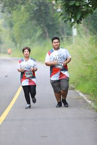 BIB: 044, 7028
                            <button type="button" onclick="openModal(6341790)" class="btn btn-primary btn-sm float-right btn-popup" data-toggle="modal" data-target=".modal-high-quality">
                        <i class="fas fa-shopping-cart"></i> Add to Cart
                    </button>
                                            <button type="button" onclick="isThisMe(6341790, true)" class="btn btn-success btn-sm float-right btn-popup btn-isme hidden" data-toggle="tooltip" data-placement="bottom" title="นี่คือรูปของคุณใช่ไหม คลิกที่นี่เพื่อเอาเข้าอัลบั้ม">
                        <i class="fas fa-plus"></i> Add to album
                    </button>
                    <button type="button" onclick="isThisMe(6341790, false)" class="btn btn-warning btn-sm float-right btn-popup btn-isnotme hidden">
                        <i class="fas fa-ban"></i> Remove from album
                    </button>