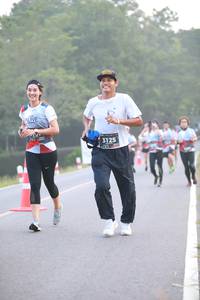 BIB: 3125
                            <button type="button" onclick="openModal(6348104)" class="btn btn-primary btn-sm float-right btn-popup" data-toggle="modal" data-target=".modal-high-quality">
                        <i class="fas fa-shopping-cart"></i> Add to Cart
                    </button>
                                            <button type="button" onclick="isThisMe(6348104, true)" class="btn btn-success btn-sm float-right btn-popup btn-isme hidden" data-toggle="tooltip" data-placement="bottom" title="นี่คือรูปของคุณใช่ไหม คลิกที่นี่เพื่อเอาเข้าอัลบั้ม">
                        <i class="fas fa-plus"></i> Add to album
                    </button>
                    <button type="button" onclick="isThisMe(6348104, false)" class="btn btn-warning btn-sm float-right btn-popup btn-isnotme hidden">
                        <i class="fas fa-ban"></i> Remove from album
                    </button>