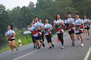 BIB: 6803, 957, 4345, 851, 696, 024
                            <button type="button" onclick="openModal(6352617)" class="btn btn-primary btn-sm float-right btn-popup" data-toggle="modal" data-target=".modal-high-quality">
                        <i class="fas fa-shopping-cart"></i> Add to Cart
                    </button>
                                            <button type="button" onclick="isThisMe(6352617, true)" class="btn btn-success btn-sm float-right btn-popup btn-isme hidden" data-toggle="tooltip" data-placement="bottom" title="นี่คือรูปของคุณใช่ไหม คลิกที่นี่เพื่อเอาเข้าอัลบั้ม">
                        <i class="fas fa-plus"></i> Add to album
                    </button>
                    <button type="button" onclick="isThisMe(6352617, false)" class="btn btn-warning btn-sm float-right btn-popup btn-isnotme hidden">
                        <i class="fas fa-ban"></i> Remove from album
                    </button>