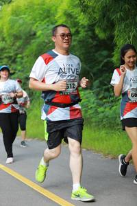 BIB: 6164
                            <button type="button" onclick="openModal(6343093)" class="btn btn-primary btn-sm float-right btn-popup" data-toggle="modal" data-target=".modal-high-quality">
                        <i class="fas fa-shopping-cart"></i> Add to Cart
                    </button>
                                            <button type="button" onclick="isThisMe(6343093, true)" class="btn btn-success btn-sm float-right btn-popup btn-isme hidden" data-toggle="tooltip" data-placement="bottom" title="นี่คือรูปของคุณใช่ไหม คลิกที่นี่เพื่อเอาเข้าอัลบั้ม">
                        <i class="fas fa-plus"></i> Add to album
                    </button>
                    <button type="button" onclick="isThisMe(6343093, false)" class="btn btn-warning btn-sm float-right btn-popup btn-isnotme hidden">
                        <i class="fas fa-ban"></i> Remove from album
                    </button>