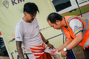 BIB: 
                            <button type="button" onclick="openModal(25580387)" class="btn btn-primary btn-sm float-right btn-popup" data-toggle="modal" data-target=".modal-high-quality">
                        <i class="fas fa-shopping-cart"></i> Add to Cart
                    </button>
                                            <button type="button" onclick="isThisMe(25580387, true)" class="btn btn-success btn-sm float-right btn-popup btn-isme hidden" data-toggle="tooltip" data-placement="bottom" title="นี่คือรูปของคุณใช่ไหม คลิกที่นี่เพื่อเอาเข้าอัลบั้ม">
                        <i class="fas fa-plus"></i> Add to album
                    </button>
                    <button type="button" onclick="isThisMe(25580387, false)" class="btn btn-warning btn-sm float-right btn-popup btn-isnotme hidden">
                        <i class="fas fa-ban"></i> Remove from album
                    </button>