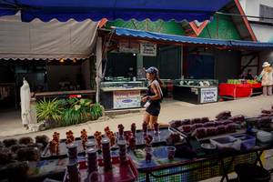 BIB: 
                            <button type="button" onclick="openModal(25306202)" class="btn btn-primary btn-sm float-right btn-popup" data-toggle="modal" data-target=".modal-high-quality">
                        <i class="fas fa-shopping-cart"></i> Add to Cart
                    </button>
                                            <button type="button" onclick="isThisMe(25306202, true)" class="btn btn-success btn-sm float-right btn-popup btn-isme hidden" data-toggle="tooltip" data-placement="bottom" title="นี่คือรูปของคุณใช่ไหม คลิกที่นี่เพื่อเอาเข้าอัลบั้ม">
                        <i class="fas fa-plus"></i> Add to album
                    </button>
                    <button type="button" onclick="isThisMe(25306202, false)" class="btn btn-warning btn-sm float-right btn-popup btn-isnotme hidden">
                        <i class="fas fa-ban"></i> Remove from album
                    </button>