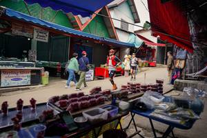 BIB: 
                            <button type="button" onclick="openModal(25306205)" class="btn btn-primary btn-sm float-right btn-popup" data-toggle="modal" data-target=".modal-high-quality">
                        <i class="fas fa-shopping-cart"></i> Add to Cart
                    </button>
                                            <button type="button" onclick="isThisMe(25306205, true)" class="btn btn-success btn-sm float-right btn-popup btn-isme hidden" data-toggle="tooltip" data-placement="bottom" title="นี่คือรูปของคุณใช่ไหม คลิกที่นี่เพื่อเอาเข้าอัลบั้ม">
                        <i class="fas fa-plus"></i> Add to album
                    </button>
                    <button type="button" onclick="isThisMe(25306205, false)" class="btn btn-warning btn-sm float-right btn-popup btn-isnotme hidden">
                        <i class="fas fa-ban"></i> Remove from album
                    </button>