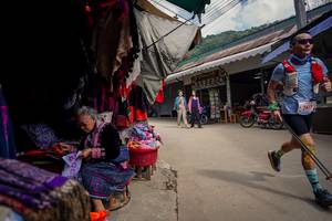 BIB: 
                            <button type="button" onclick="openModal(25303340)" class="btn btn-primary btn-sm float-right btn-popup" data-toggle="modal" data-target=".modal-high-quality">
                        <i class="fas fa-shopping-cart"></i> Add to Cart
                    </button>
                                            <button type="button" onclick="isThisMe(25303340, true)" class="btn btn-success btn-sm float-right btn-popup btn-isme hidden" data-toggle="tooltip" data-placement="bottom" title="นี่คือรูปของคุณใช่ไหม คลิกที่นี่เพื่อเอาเข้าอัลบั้ม">
                        <i class="fas fa-plus"></i> Add to album
                    </button>
                    <button type="button" onclick="isThisMe(25303340, false)" class="btn btn-warning btn-sm float-right btn-popup btn-isnotme hidden">
                        <i class="fas fa-ban"></i> Remove from album
                    </button>