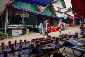 BIB: 
                            <button type="button" onclick="openModal(25306211)" class="btn btn-primary btn-sm float-right btn-popup" data-toggle="modal" data-target=".modal-high-quality">
                        <i class="fas fa-shopping-cart"></i> Add to Cart
                    </button>
                                            <button type="button" onclick="isThisMe(25306211, true)" class="btn btn-success btn-sm float-right btn-popup btn-isme hidden" data-toggle="tooltip" data-placement="bottom" title="นี่คือรูปของคุณใช่ไหม คลิกที่นี่เพื่อเอาเข้าอัลบั้ม">
                        <i class="fas fa-plus"></i> Add to album
                    </button>
                    <button type="button" onclick="isThisMe(25306211, false)" class="btn btn-warning btn-sm float-right btn-popup btn-isnotme hidden">
                        <i class="fas fa-ban"></i> Remove from album
                    </button>