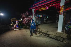 BIB: 
                            <button type="button" onclick="openModal(25305670)" class="btn btn-primary btn-sm float-right btn-popup" data-toggle="modal" data-target=".modal-high-quality">
                        <i class="fas fa-shopping-cart"></i> Add to Cart
                    </button>
                                            <button type="button" onclick="isThisMe(25305670, true)" class="btn btn-success btn-sm float-right btn-popup btn-isme hidden" data-toggle="tooltip" data-placement="bottom" title="นี่คือรูปของคุณใช่ไหม คลิกที่นี่เพื่อเอาเข้าอัลบั้ม">
                        <i class="fas fa-plus"></i> Add to album
                    </button>
                    <button type="button" onclick="isThisMe(25305670, false)" class="btn btn-warning btn-sm float-right btn-popup btn-isnotme hidden">
                        <i class="fas fa-ban"></i> Remove from album
                    </button>