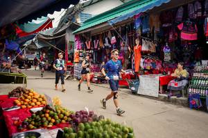 BIB: 
                            <button type="button" onclick="openModal(25307903)" class="btn btn-primary btn-sm float-right btn-popup" data-toggle="modal" data-target=".modal-high-quality">
                        <i class="fas fa-shopping-cart"></i> Add to Cart
                    </button>
                                            <button type="button" onclick="isThisMe(25307903, true)" class="btn btn-success btn-sm float-right btn-popup btn-isme hidden" data-toggle="tooltip" data-placement="bottom" title="นี่คือรูปของคุณใช่ไหม คลิกที่นี่เพื่อเอาเข้าอัลบั้ม">
                        <i class="fas fa-plus"></i> Add to album
                    </button>
                    <button type="button" onclick="isThisMe(25307903, false)" class="btn btn-warning btn-sm float-right btn-popup btn-isnotme hidden">
                        <i class="fas fa-ban"></i> Remove from album
                    </button>