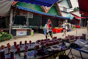 BIB: 
                            <button type="button" onclick="openModal(25306216)" class="btn btn-primary btn-sm float-right btn-popup" data-toggle="modal" data-target=".modal-high-quality">
                        <i class="fas fa-shopping-cart"></i> Add to Cart
                    </button>
                                            <button type="button" onclick="isThisMe(25306216, true)" class="btn btn-success btn-sm float-right btn-popup btn-isme hidden" data-toggle="tooltip" data-placement="bottom" title="นี่คือรูปของคุณใช่ไหม คลิกที่นี่เพื่อเอาเข้าอัลบั้ม">
                        <i class="fas fa-plus"></i> Add to album
                    </button>
                    <button type="button" onclick="isThisMe(25306216, false)" class="btn btn-warning btn-sm float-right btn-popup btn-isnotme hidden">
                        <i class="fas fa-ban"></i> Remove from album
                    </button>