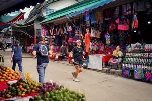 BIB: 
                            <button type="button" onclick="openModal(25307935)" class="btn btn-primary btn-sm float-right btn-popup" data-toggle="modal" data-target=".modal-high-quality">
                        <i class="fas fa-shopping-cart"></i> Add to Cart
                    </button>
                                            <button type="button" onclick="isThisMe(25307935, true)" class="btn btn-success btn-sm float-right btn-popup btn-isme hidden" data-toggle="tooltip" data-placement="bottom" title="นี่คือรูปของคุณใช่ไหม คลิกที่นี่เพื่อเอาเข้าอัลบั้ม">
                        <i class="fas fa-plus"></i> Add to album
                    </button>
                    <button type="button" onclick="isThisMe(25307935, false)" class="btn btn-warning btn-sm float-right btn-popup btn-isnotme hidden">
                        <i class="fas fa-ban"></i> Remove from album
                    </button>