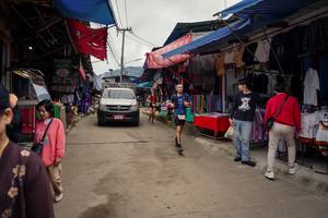 BIB: 
                            <button type="button" onclick="openModal(25305433)" class="btn btn-primary btn-sm float-right btn-popup" data-toggle="modal" data-target=".modal-high-quality">
                        <i class="fas fa-shopping-cart"></i> Add to Cart
                    </button>
                                            <button type="button" onclick="isThisMe(25305433, true)" class="btn btn-success btn-sm float-right btn-popup btn-isme hidden" data-toggle="tooltip" data-placement="bottom" title="นี่คือรูปของคุณใช่ไหม คลิกที่นี่เพื่อเอาเข้าอัลบั้ม">
                        <i class="fas fa-plus"></i> Add to album
                    </button>
                    <button type="button" onclick="isThisMe(25305433, false)" class="btn btn-warning btn-sm float-right btn-popup btn-isnotme hidden">
                        <i class="fas fa-ban"></i> Remove from album
                    </button>