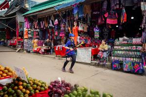 BIB: 
                            <button type="button" onclick="openModal(25308288)" class="btn btn-primary btn-sm float-right btn-popup" data-toggle="modal" data-target=".modal-high-quality">
                        <i class="fas fa-shopping-cart"></i> Add to Cart
                    </button>
                                            <button type="button" onclick="isThisMe(25308288, true)" class="btn btn-success btn-sm float-right btn-popup btn-isme hidden" data-toggle="tooltip" data-placement="bottom" title="นี่คือรูปของคุณใช่ไหม คลิกที่นี่เพื่อเอาเข้าอัลบั้ม">
                        <i class="fas fa-plus"></i> Add to album
                    </button>
                    <button type="button" onclick="isThisMe(25308288, false)" class="btn btn-warning btn-sm float-right btn-popup btn-isnotme hidden">
                        <i class="fas fa-ban"></i> Remove from album
                    </button>